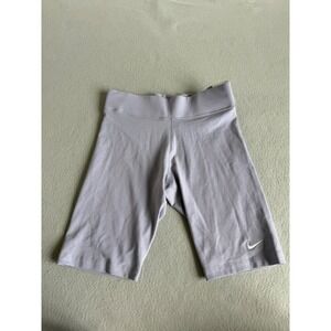 Nike Essential Bike Shorts Womens Medium Purple Mid Rise Tight Fit